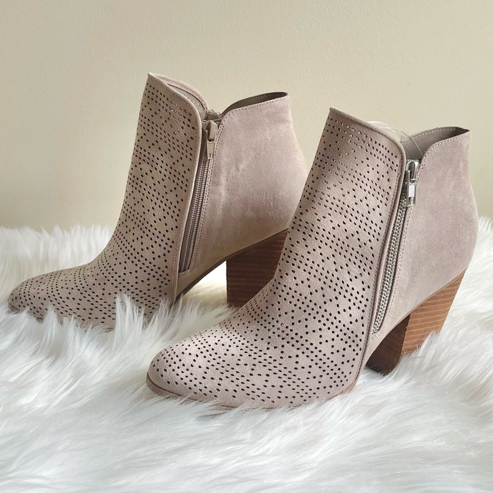 Carlos by Carlos Santana Hacey Perforated Tan Ankle Booties - Picture 4 of 7